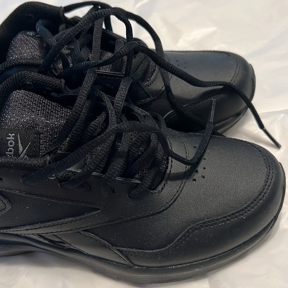 Reebok women’s walk ultra 7 DMXMax shoes 👟 - Picture 2 of 4